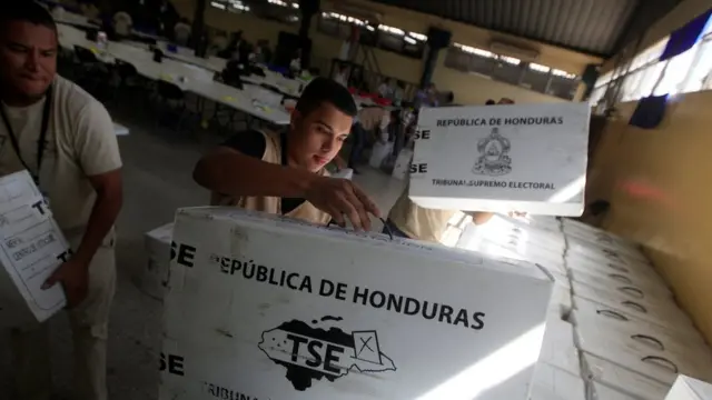 Traslado de urnas en Honduras