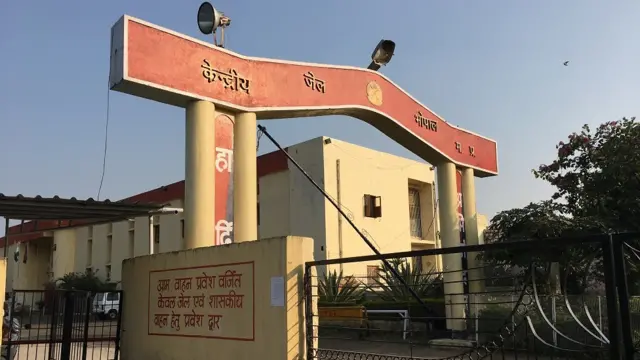भोपाल सेंट्रल जेल, भोपाल मुठभेड़ केस, मध्य प्रदेश में जेलों की स्थिति