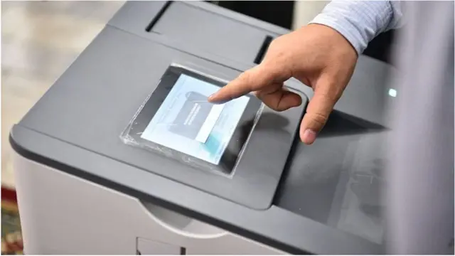 Кыргызстанда президенттик шайлоо 15-октябрьга белгиленген.