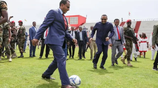 Obbo Lammaa fi MM Abiy Ahimed yeroo kubba wal harkaa fuudhanii galchan.