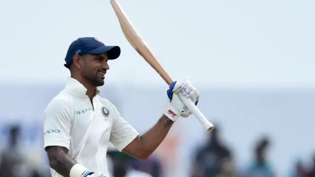 190 ரன்கள் எடுத்த தவான்