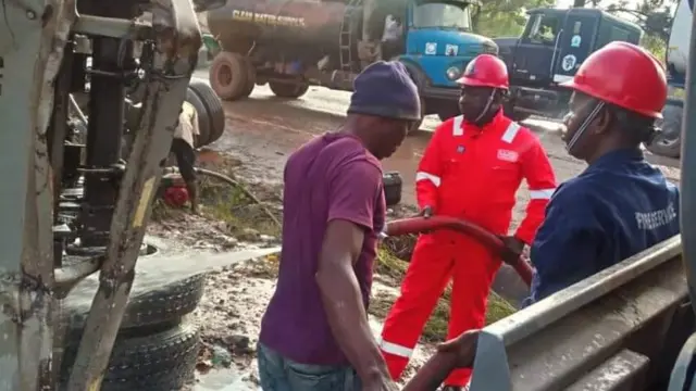 Ndị na-emenyụ ọkụ tanka