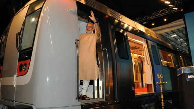 વડોદરામાં 2009માં મેટ્રોનું કારખાનું અને મોદી