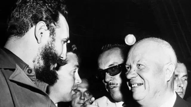 خروتشوف وكاسترو في هافانا