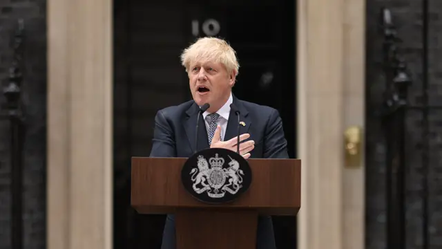 Boris Johnson anunciacodigo betano março 2024renúncia como líder do Partido Conservador do Reino Unido