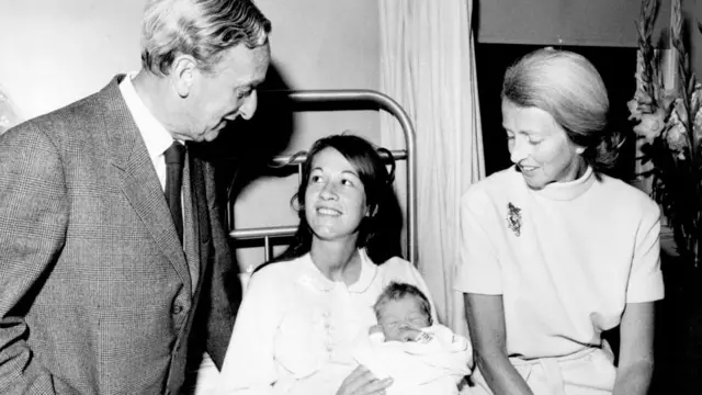 Dr. Katriiniifi abbaa warraa isaanii