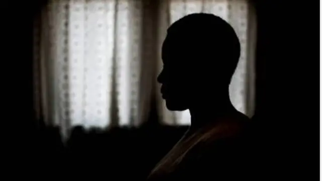 Mucaa gaddaan mana keessa taa'aa jirtu