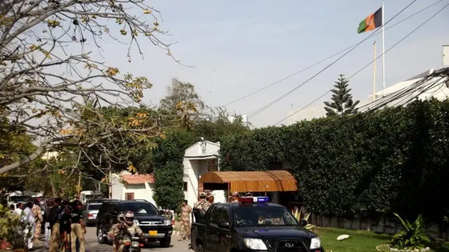 پاکستان کې افغان سفیر ویلي، برید کوونکی د سکرتر شخصي ساتونکی و