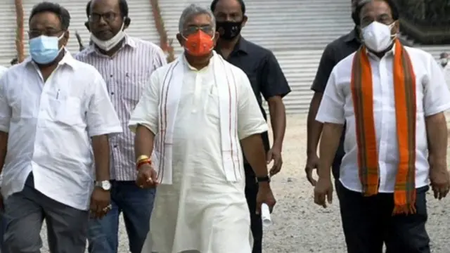 बीजेपी के नेताओं ने राज्यपाल से मुलाक़ात की