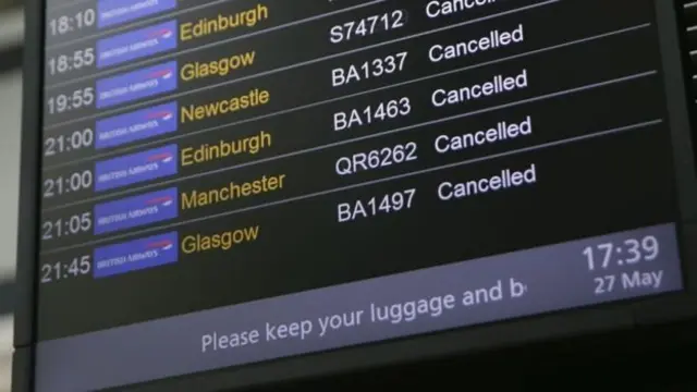 تابلو اعلان پروازها