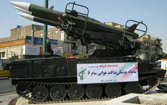 یک پرتابگر سه تایی سامانه پدافندی میان‌برد سام-۶ متعلق به نیروی هوافضای سپاه