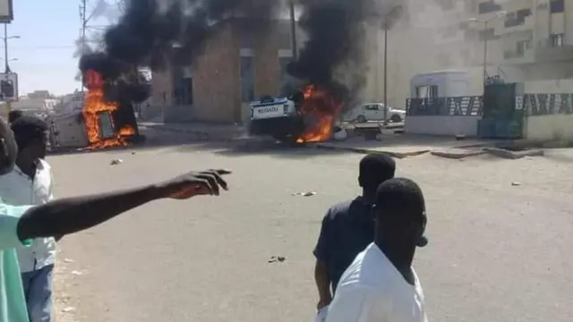 Magoya bayan babbar jam'iyyar adawa a Sudan sun taru bayan sallar Juma'a suna rera wake-waken kin jinin gwamnati