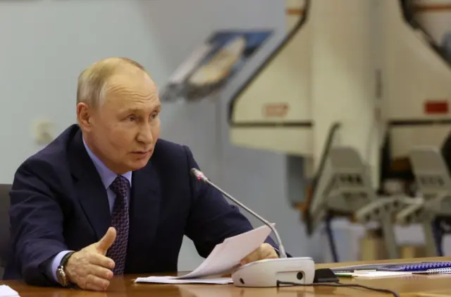 ரஷ்யாவில் விமான நிலையம் முற்றுகை