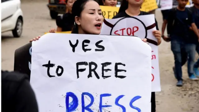 మీడియా స్వేచ్ఛకు మద్దతుగా ప్రదర్శన