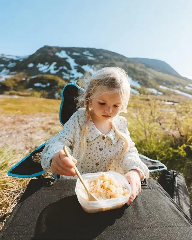 एका अभ्यासानुसार, मांसाहार करणाऱ्या आणि दुग्धजन्य उत्पादनांचं सेवन करणाऱ्या मुलांच्या तुलनेत व्हिगन आहार घेणाऱ्या मुलांची उंची कमी आढळली
