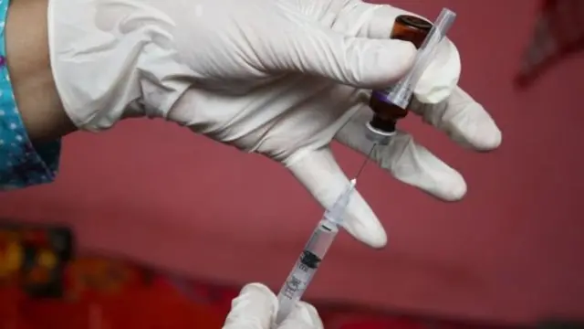 "Yang namanya obat itu 80%, itu bahan bakunya impor," kata importir.