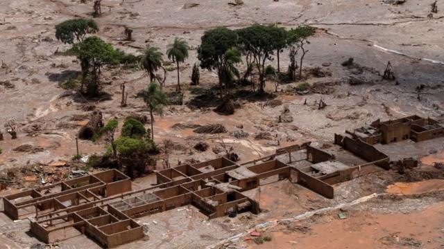 Municípiocassino na betanoBento Rodrigues inundado pela lama