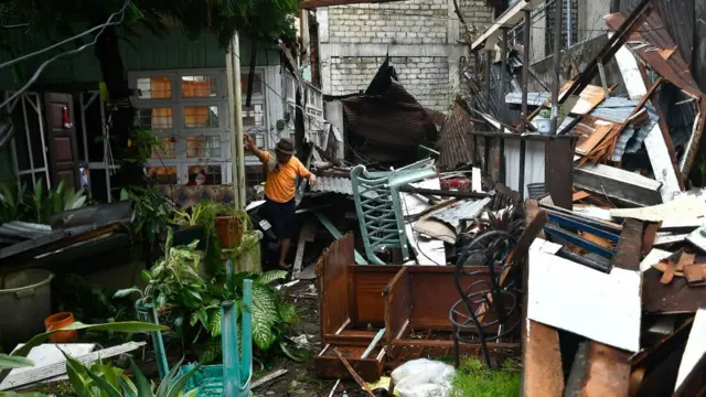 આ વાવાઝોડું 195 કિલોમિટર પ્રતિ કલાકની ઝડપે ત્રાટક્યું હતું દેશના દક્ષિણ-પૂર્વ ટાપુઓ પર ત્રાટક્યું હતું. જેના કારણે ચાર લાખ લોકોને સલામતી માટે આ સ્થળોથી દૂર ભાગવાનો વારો આવ્યો હતો. સ્થાનિક પોલીસ પ્રમાણે 500 લોકોને આ વાવાઝોડામાં ઈજાઓ થઈ છે જ્યારે વધુ 56 લોકો હજુ લાપતા છે