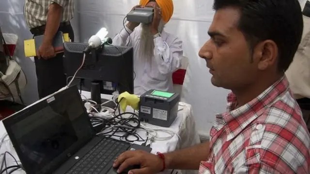 कई बार आधार की जानकारी अन्य दस्तावेज़ों से मेल नहीं खाती.