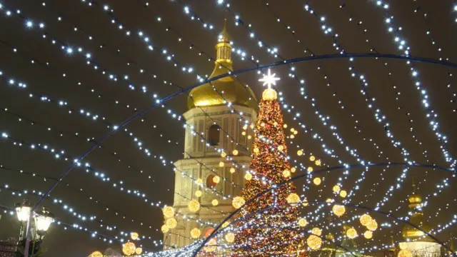 ялинка київ