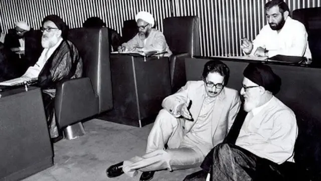 در کنار آیت‌الله طالقانی