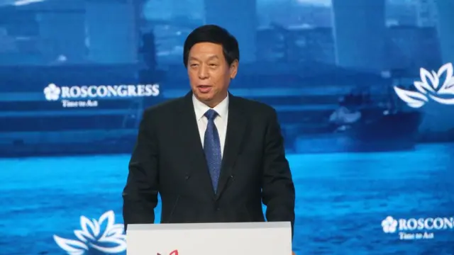 चीनको न्याश्नल पिपुल्स कङ्ग्रेसको स्थायी कमिटीका अध्यक्ष ली सभामुख अग्निप्रसाद सापकोटाको निम्तोमा नेपाल आउन लागेका हुन्