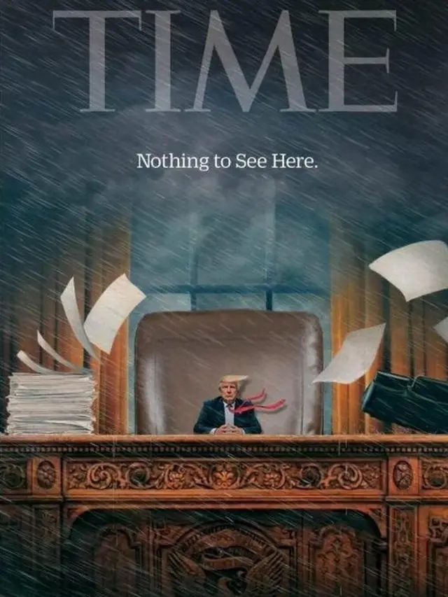 ব্যবহারকারী টাইম ম্যাগাজিনের কাভার বদলে সেখানে ট্রাম্পকে রেখে বুঝাতে চেয়েছে-তিনি এমন এক চেয়ারে বসে আছেন যেটি তার জন্য খুবই বড়