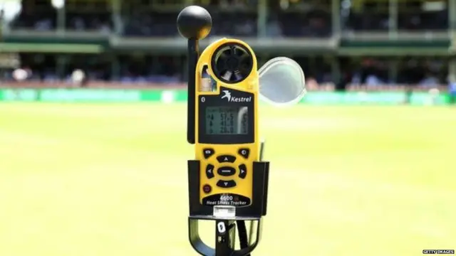 સિડની ક્રિકેટ ગ્રાઉન્ડ પરનું તપામાન દર્શાવી રહેલું યંત્ર