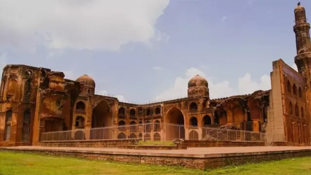 మహమూద్ గవాన్ మదరసా