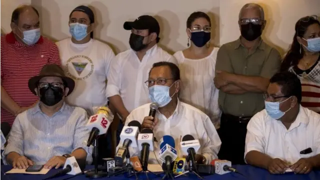 Líderes de la oposición en conferencia de prensa