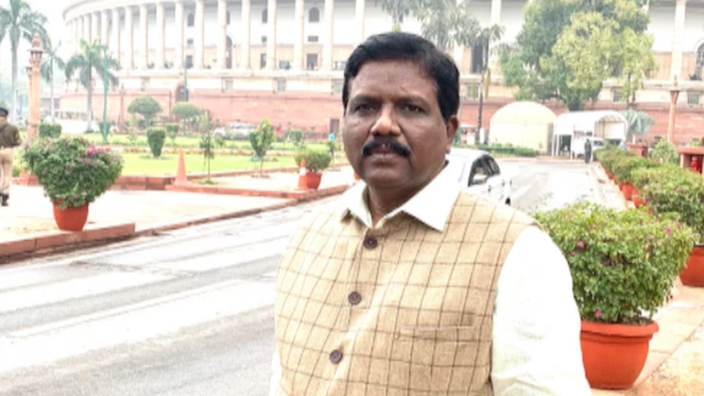 ரவிக்குமார்