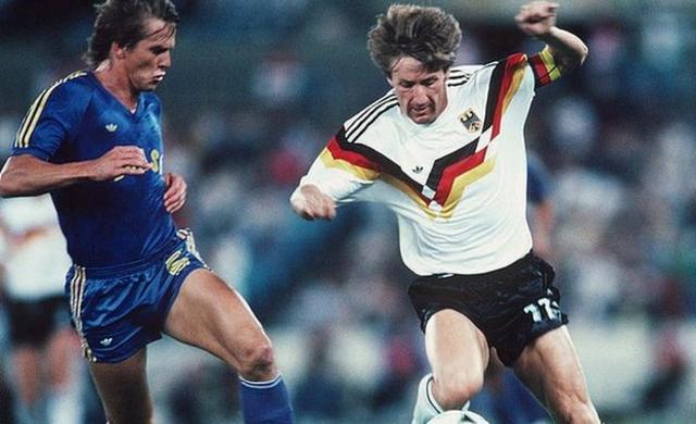 Frank Mill, pictured with the German national team at the 1988 Olympics