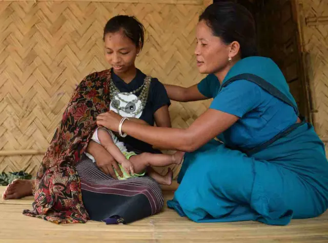 બાળકને પહેલા છ મહિના સુધી માત્ર સ્તનપાન જ કરાવવું જોઈએ