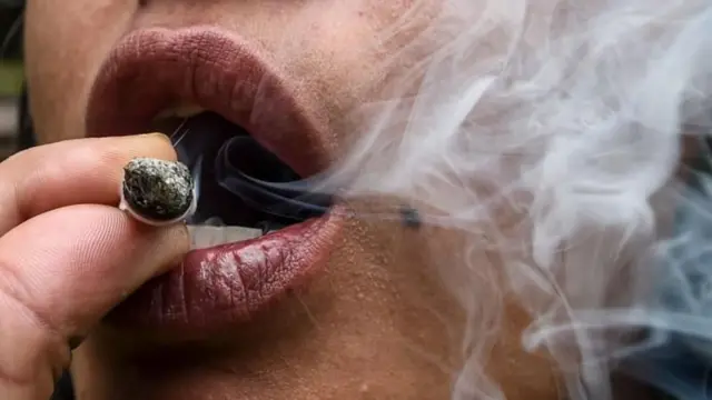 Aworan ẹni to n fa igbo