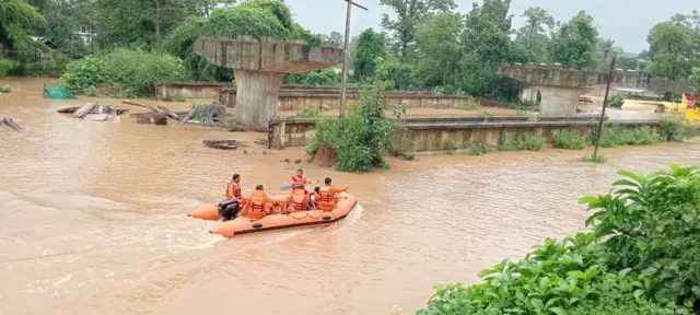 पोलीस भरती : एका बाजूला नक्षलवादी दुसऱ्या बाजूला पूर; गडचिरोलीचे तरुण पोलीस भरतीसाठी कसे पोहोचले?