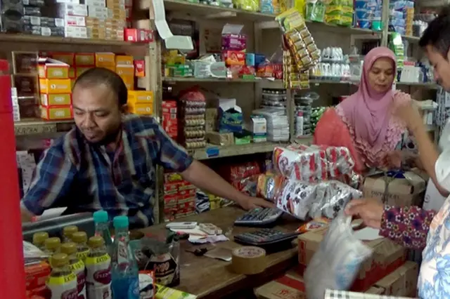 UMKM, retail, gerai alfamart, indomaret