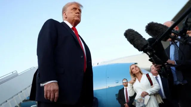 U erining jinsiy olatini taxmin qilishi kerak Katta Dick porno kompilyatsiya