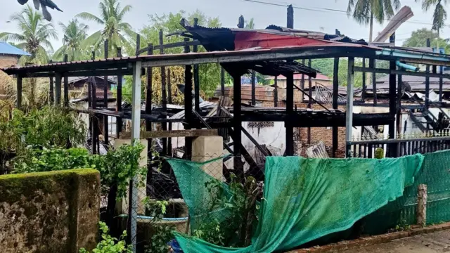 သြဂုတ် ၁၁ ရက်ညက မီးလောင်ခဲ့တဲ့ သီတာလမ်းက နေအိမ် 