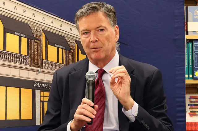 Cựu Giám đốc FBI James Comey