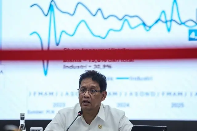 Menteri Keuangan Purbaya Yudhi Sadewa menyampaikan paparan saat konferensi pers APBN KiTa di Jakarta, Senin (22/09).