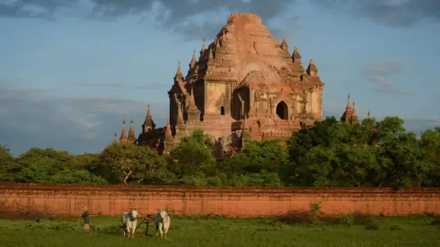 ၂၀၁၆ သြဂုတ်လ ၂၅ ရက်မှာလှုပ်ခဲ့တဲ့ ရစ်ချ်တာစကေး ၆.၅ အဆင့်ရှိတဲ့ ချောက်ငလျင်ကြီးကြောင့် အပေါ်ခြမ်းပြိုကျပျက်စီးသွားတဲ့ စူဠာမဏိဘုရား