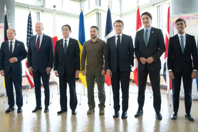 அமெரிக்க அரசுக்கு நெருக்கடி