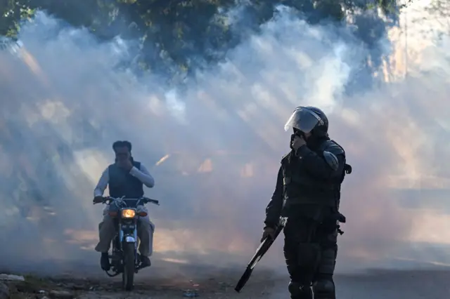 ਮੁਜ਼ਾਹਰਾ ਤੇ ਪੁਲਿਸ ਕਾਰਵਾਈ