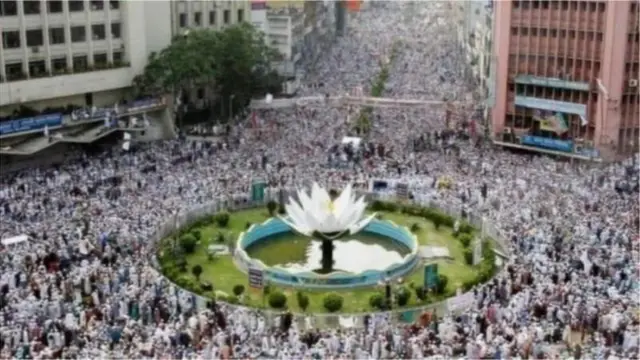 ২০১৩ সালে শাপলা চত্বরে সমাবেশের মাধ্যমে হেফাজতে ইসলাম আলোচনায় এসেছিল