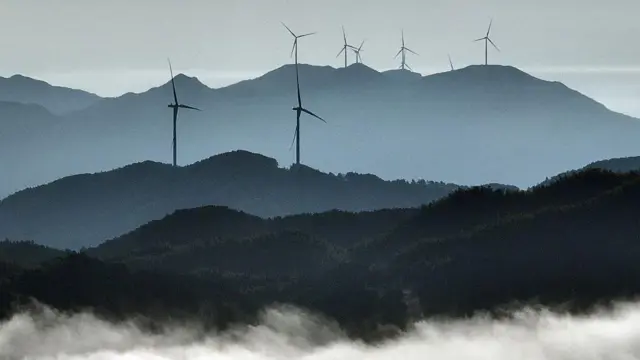 Turbinas eólicas en un parque eólico en el condado de Suichuan, en la provincia central china de Jiangxi.