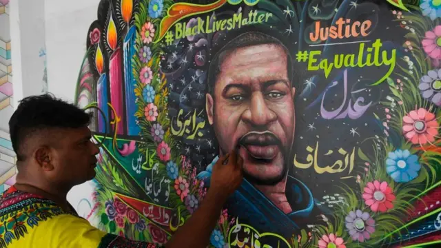 পাকিস্তানে ট্রাক শিল্প: জর্জ ফ্লয়েড হত্যাকাণ্ড বিশ্ব বিবেককে নাড়া দিয়েছে।