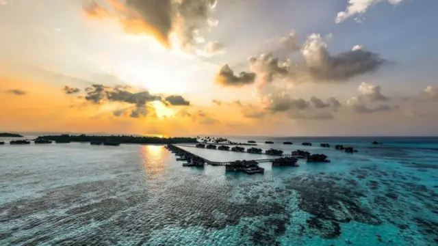 மாலத்தீவுக்கு மாற்றாக லட்சத்தீவு இருப்பதில் என்ன சிக்கல்? சுற்றுலா செல்ல எது சிறந்தது?