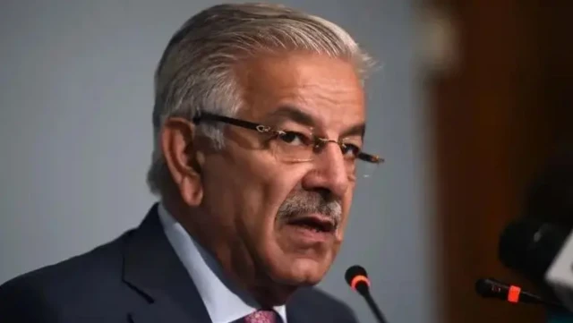 د پاکستان دفاع وزیر خواجه اصف وايي، د سوداګري بندېدل به پاکستان ته د تاوان پر ځای ګټه وکړي.