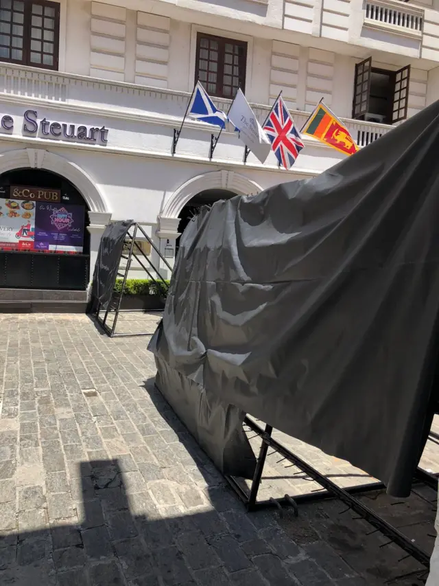 උල් සවිකළ පොලිස් මර උගුල්