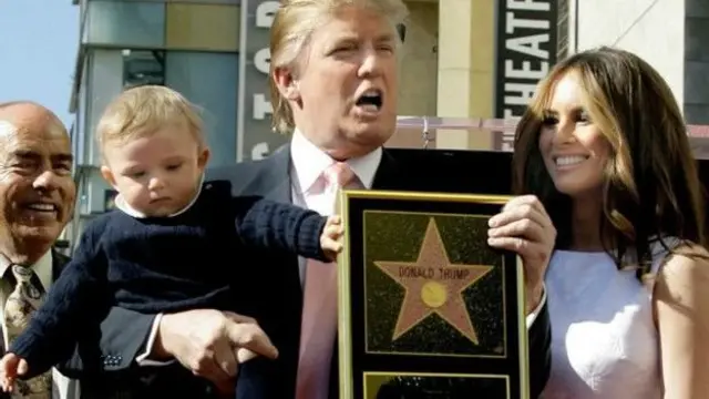 بارون په درې کلنۍ کې له خپل مور او پلار سره لاس انجلیس کې